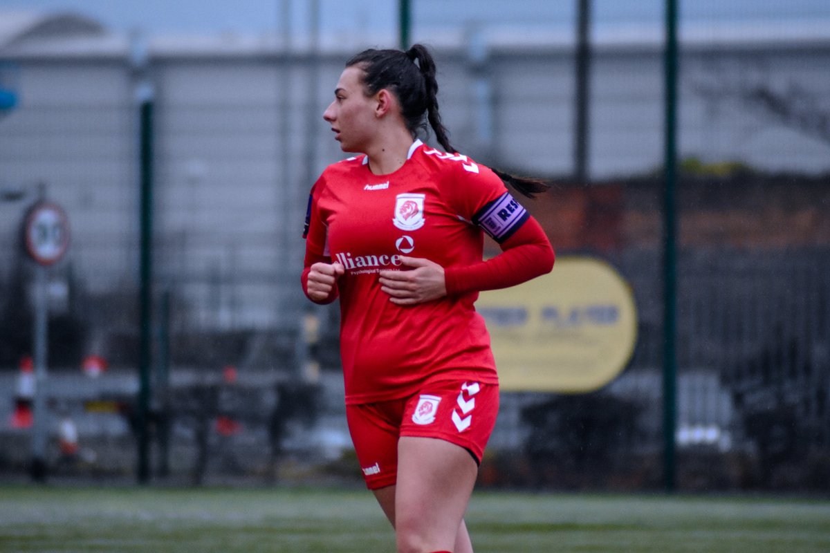 BoroWomen's tweet photo. Best of luck to our Reserve team captain @farrow_lauren ahead of her operation today 👊

#BORO https://t.co/7gXhh5j1lv