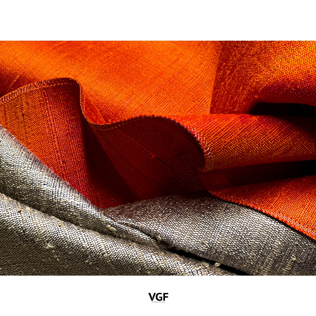 Early whispers of fall in these warm fabrics by Dedar. 

#dedarmilano #fabric #fall #autumn
#wallpaperdesign #wallcoverings
#interiordesign 
#decor #interiorstyling #livingroom