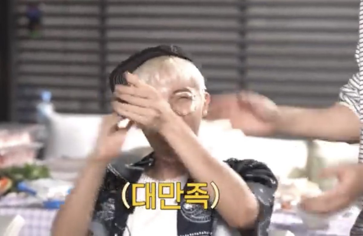 not how everyone is laughing at jimin's aegyo and then there's jungkook, image size:1200x782