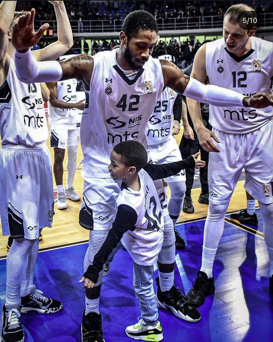 FBfa6gYWYAIb3xM?format=jpg&name=small