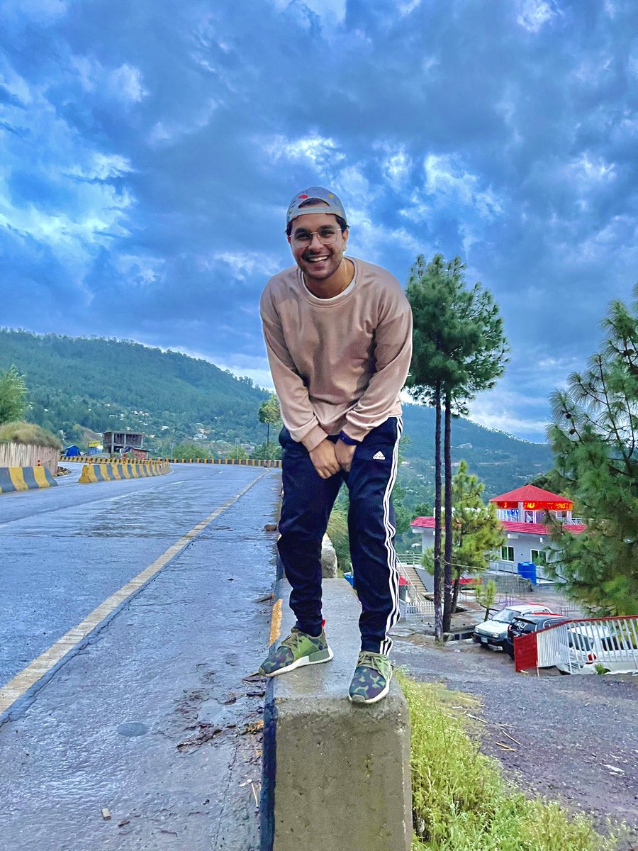 AsimAzharr's tweet photo. Living my best life. Shukar hai Allah ka 🙏🏽♥️ https://t.co/8LYYTCpGhS