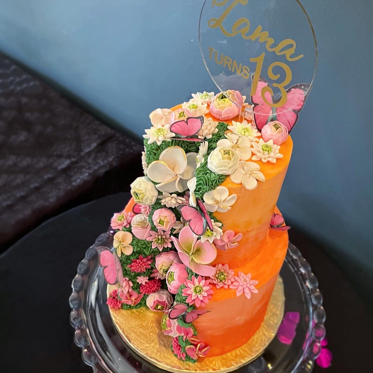 CakeThing's tweet photo. Pink Happiness 🌸🌷

#thecakething #floralcake #flowercake #birthdaycake #pinkcake #13thbirthdaycake #cakelove

https://t.co/ZqZT74FAl0 https://t.co/s2GIpzhT0l