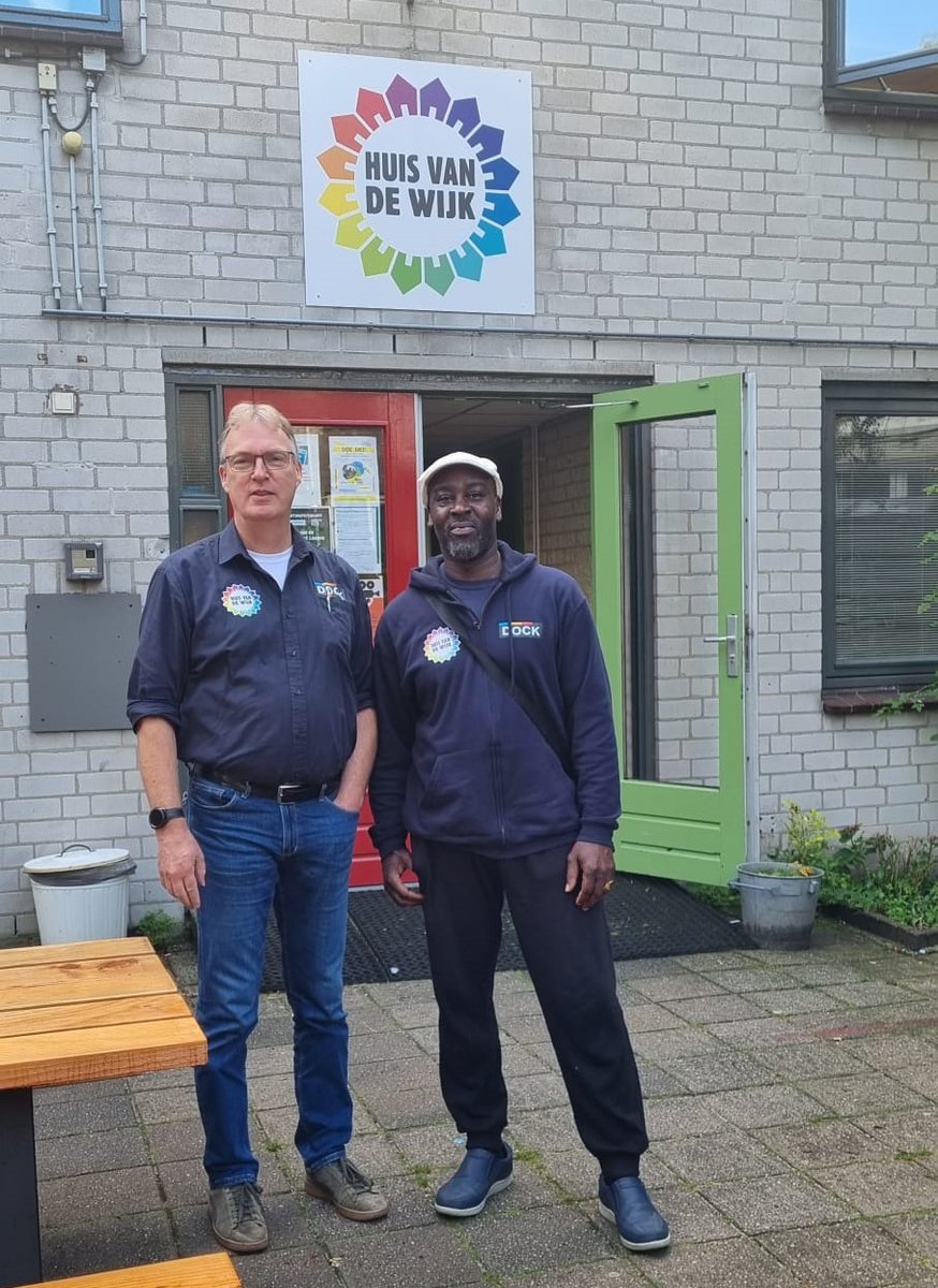 Op dinsdag 12 oktober start een steunpunt van <a href="/zorgzaam_010/">Zorgzaam010</a> in Huis van de Wijk het Middelpunt. Hier komen vraag en aanbod van vrijwilligers samen. Zo kunnen de expertise en het verleden van mensen leiden tot hele mooie nieuwe kansen voor de toekomst. dock.nl/nieuws/2021/10…