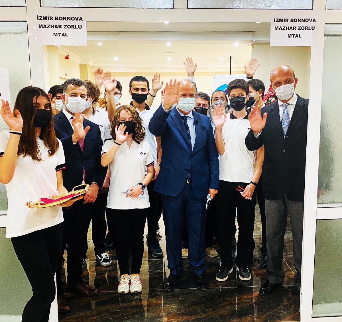 bornovamem's tweet photo. Mesleki Eğitimde Ar-Ge Merkezleri açılış programımızı Cumhurbaşkanımız Sayın Recep Tayyip Erdoğan’ın himayelerinde gerçekleştirdik. İlçemizden Ar-Ge Merkezi olarak seçilmiş olan Mazhar Zorlu MTAL’imizin Ar-Ge Laboratuvarı hayırlı olsun.
@tcmeb @izmir_ilmem @MucahitYentur https://t.co/yY5lpjYy8b