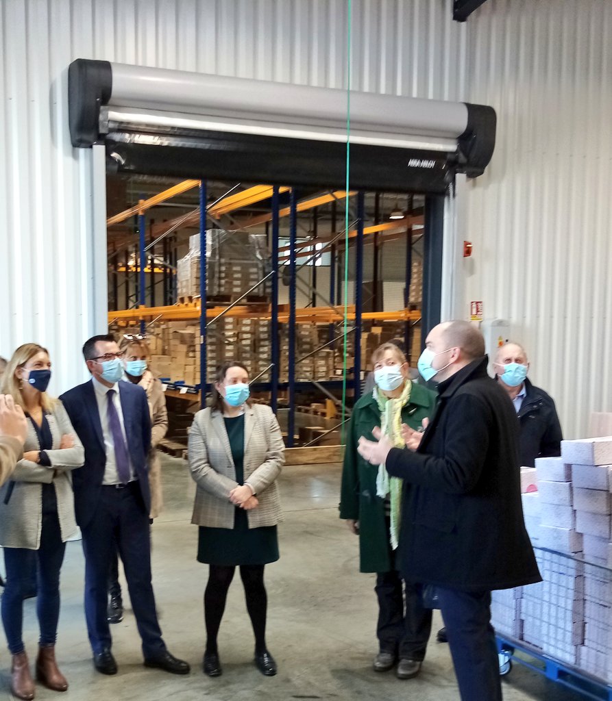 claude_riboulet's tweet photo. 🏗️🧱🕯️Visite et inauguration de la 2e tranche de la ZAE Naturopole (Iso 14001) de Saint-Bonnet-de-Rochefort et du nouvel atelier de production des Bougies de #Charroux, avec le @Prefet03, @VeroPouzadoux et @E_Ferrand_03, construits grâce au soutien financier du @Allierdpt https://t.co/fKoZGmfGf6