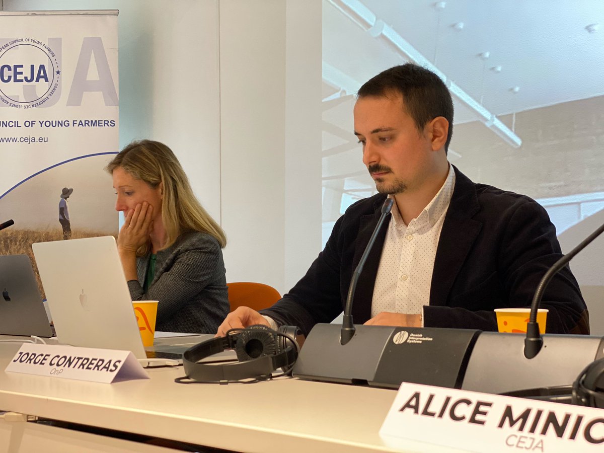 onprojects_es's tweet photo. #HappeningNow 
@JorgeCUbric, @onprojects_es project manager, moderating the panel session on financing needs and the importance of #innovativefinance for #agriculture during the @farminfin final conference in Brussels today. https://t.co/ExATZ8WKNT