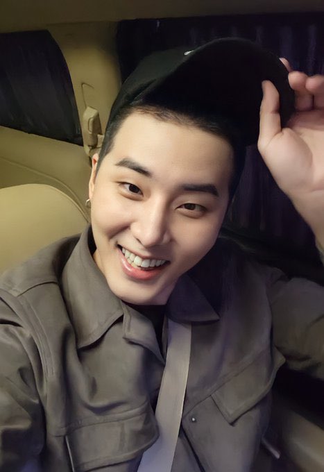 brianlooks's tweet photo. thank you for everything our dearest youngk, thank you for the wonderful songs you gave us and the gift of knowing and supporting you. wishing you all the best for the future and see you soon. 💛 

#DAY6 #데이식스 #영케이 #YOUNGK https://t.co/RNfzRYNAUt