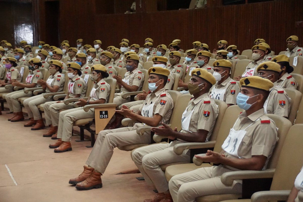 RPAjaipur's tweet photo. 08, अक्टूबर, 2021 को निदेशक, राजस्थान पुलिस अकादमी, जयपुर ने उप निरीक्षक प्रशिक्षु (बैच संख्या-48)  के साथ संवाद किया। https://t.co/753mZoP66G