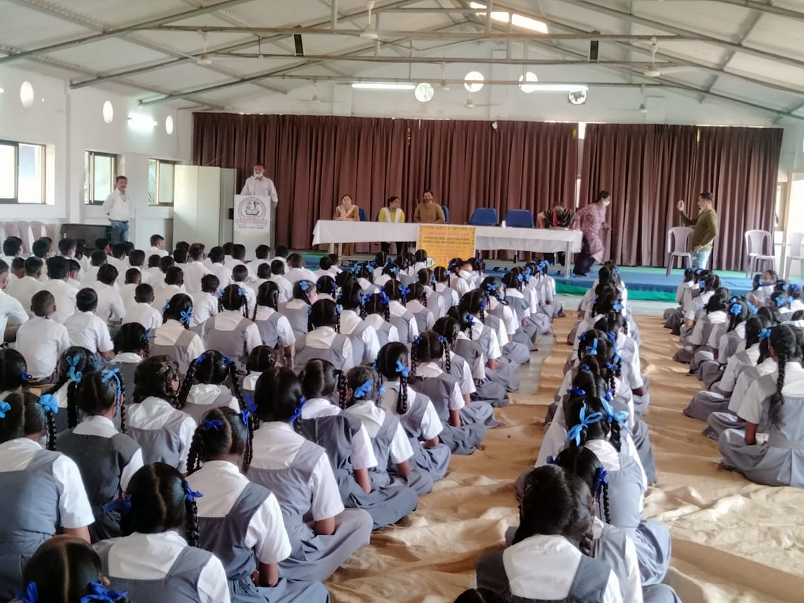 CPSDNHDD's tweet image. On the occasion of International Girl Child day the  District Child Protection Unit, Daman has organized awareness program on child related acts and issues at Sarvajanik school, Nani Daman. @poojajain1344 @Jatin_bti