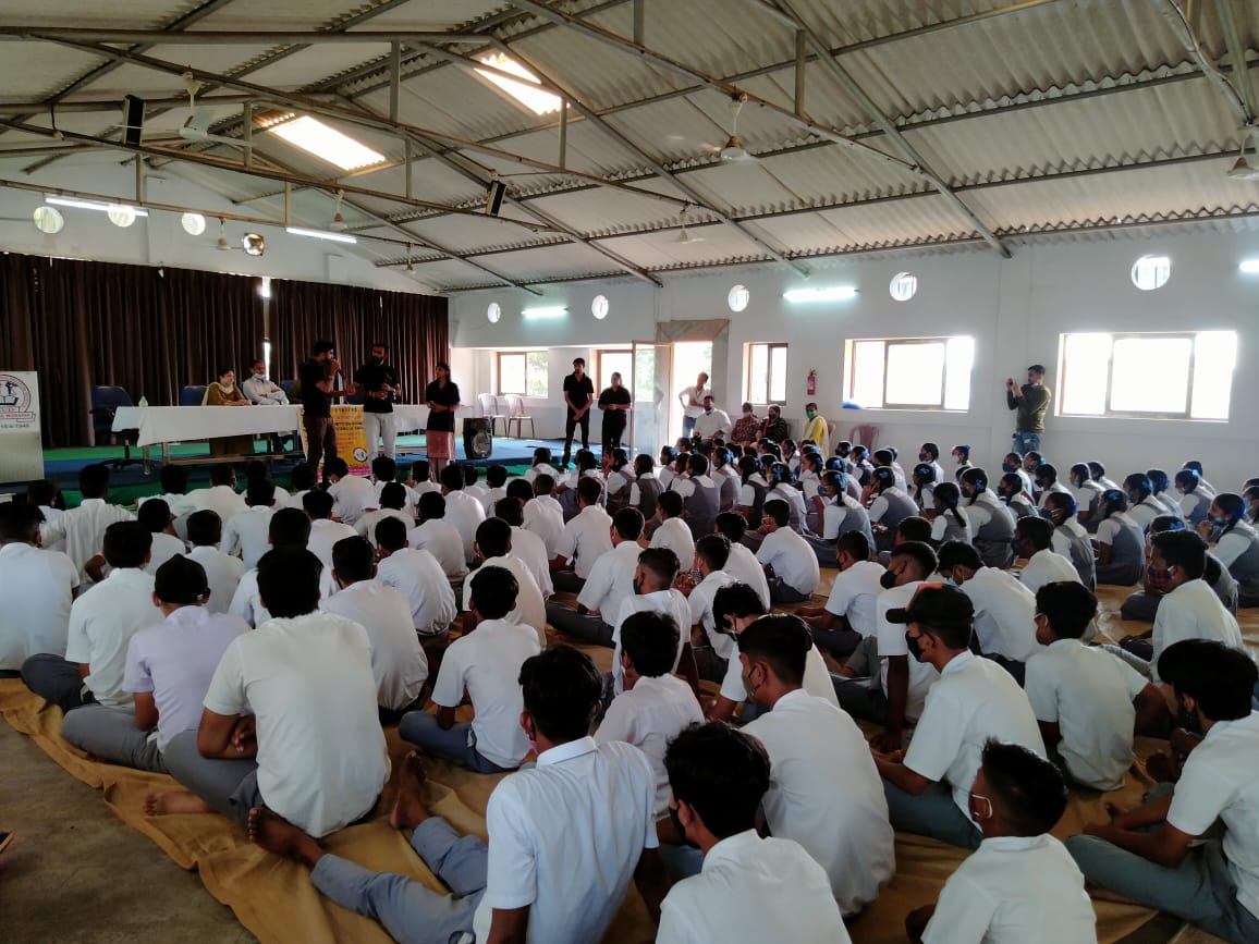 CPSDNHDD's tweet image. On the occasion of International Girl Child day the  District Child Protection Unit, Daman has organized awareness program on child related acts and issues at Sarvajanik school, Nani Daman. @poojajain1344 @Jatin_bti