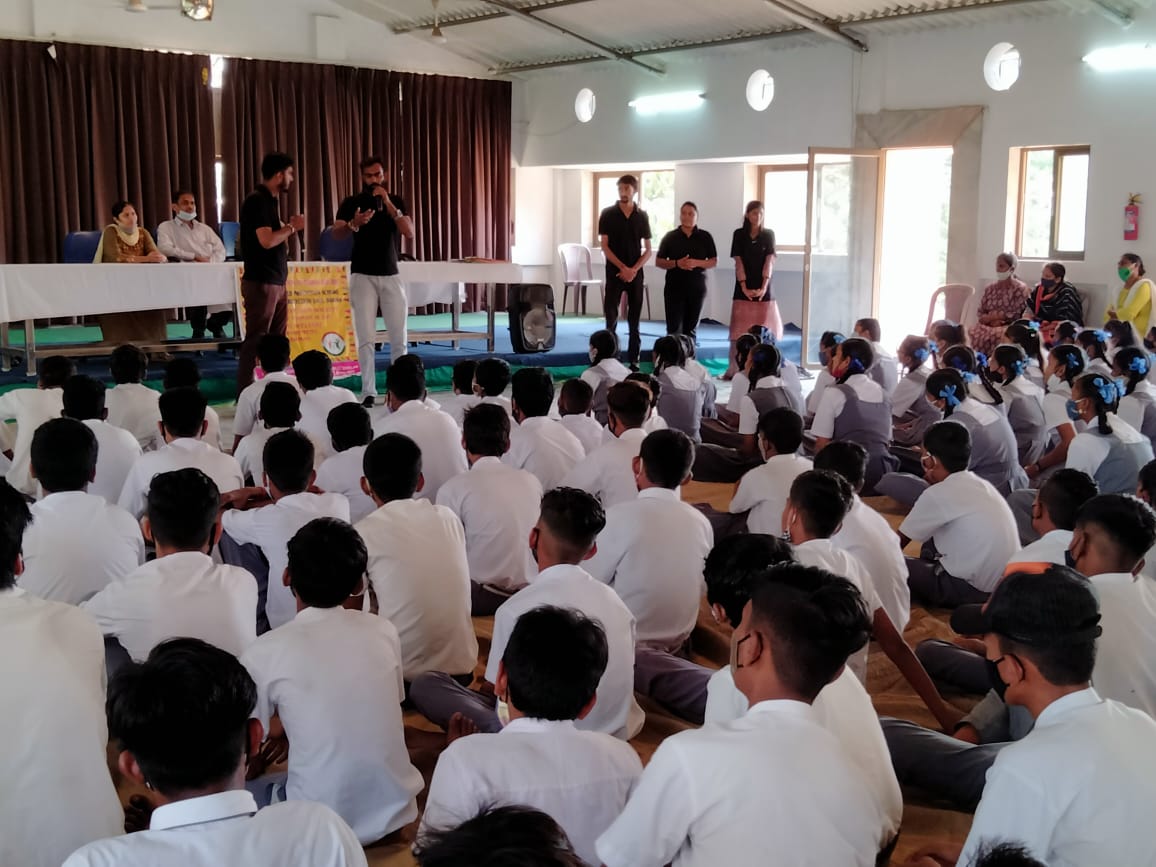 CPSDNHDD's tweet image. On the occasion of International Girl Child day the  District Child Protection Unit, Daman has organized awareness program on child related acts and issues at Sarvajanik school, Nani Daman. @poojajain1344 @Jatin_bti