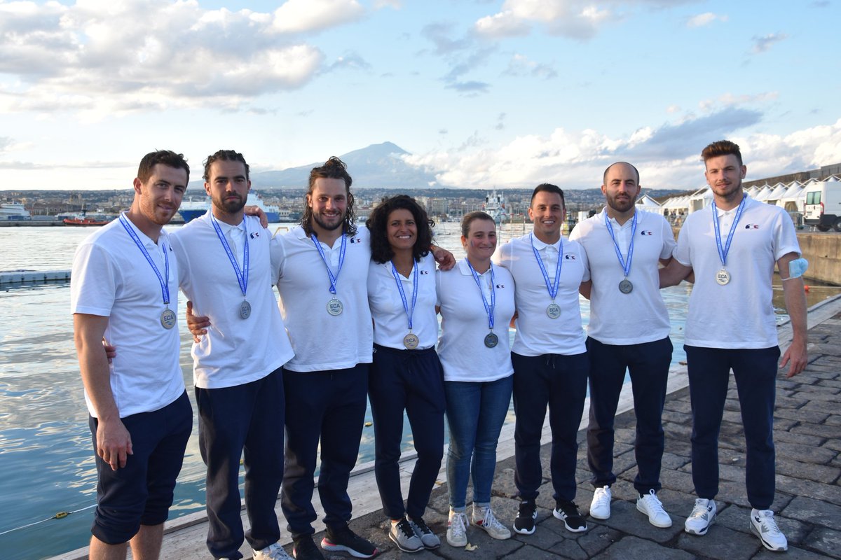 Les athlètes du club sélectionnés en équipe de France rentrent médaillés des championnats d'Europe de kayak-polo ! 

🥈U21 Dames: Camille BRETÉCHER 
🥇Senior Dames: Mélissa LEDORMEUR 
🥈: Senior Hommes: Baptiste COTTA, David LINET, Patrice BELAT, Christophe BELAT et Hugo EZMIRO