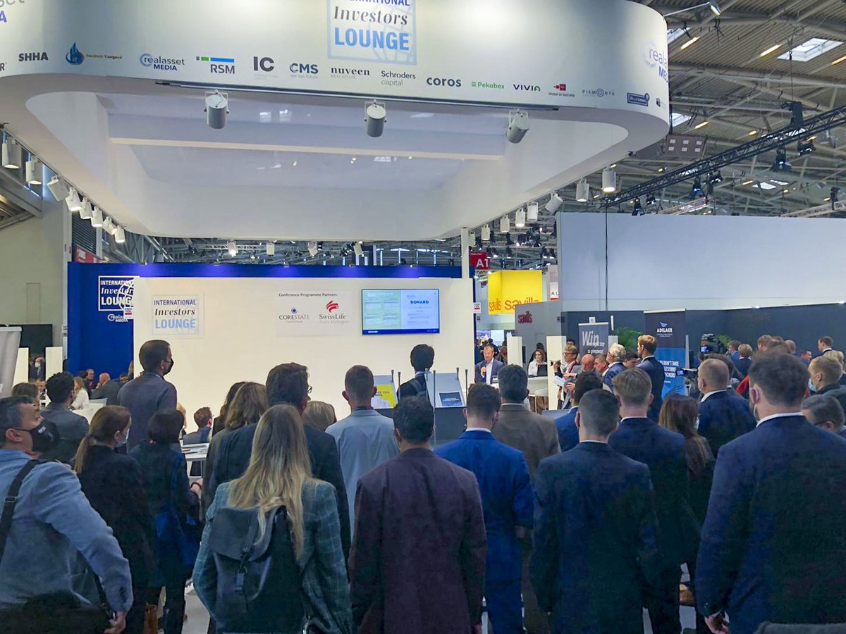 BonardGlobal's tweet photo. Happening now: @SamuelVetrak now sharing the latest #studenthousing market and investment data in front of the crowd at @exporeal_team (as well as online).

Thank you all for coming and enjoy the following panel. Isn't it great to meet in person?

#exporeal #pbsa #data https://t.co/HtWTIdZaAj