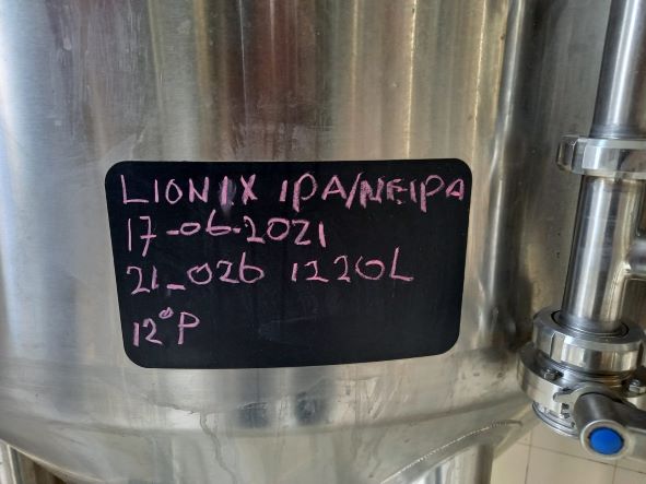 LioniX_Int's tweet photo. Cheers! Or as we say over here "Proost!". LioniX International is 20 this year. To celebrate we brewed our very own "IPA" - Integrated Photonics Ale, with a hint of MEMS!

Raising a glass to everyone who has been part of the journey so far!

#integrated #photonics #MEMS https://t.co/SpYu36Puvw