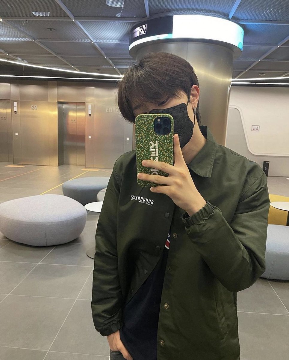 roughneck_1991's tweet photo. Ciieee ada yang ketagihan produk roughneck nih 😍😍
Bang yedam melokal nih berkat kekuatan roughestneck 😬 https://t.co/Vgij0nqPQ8