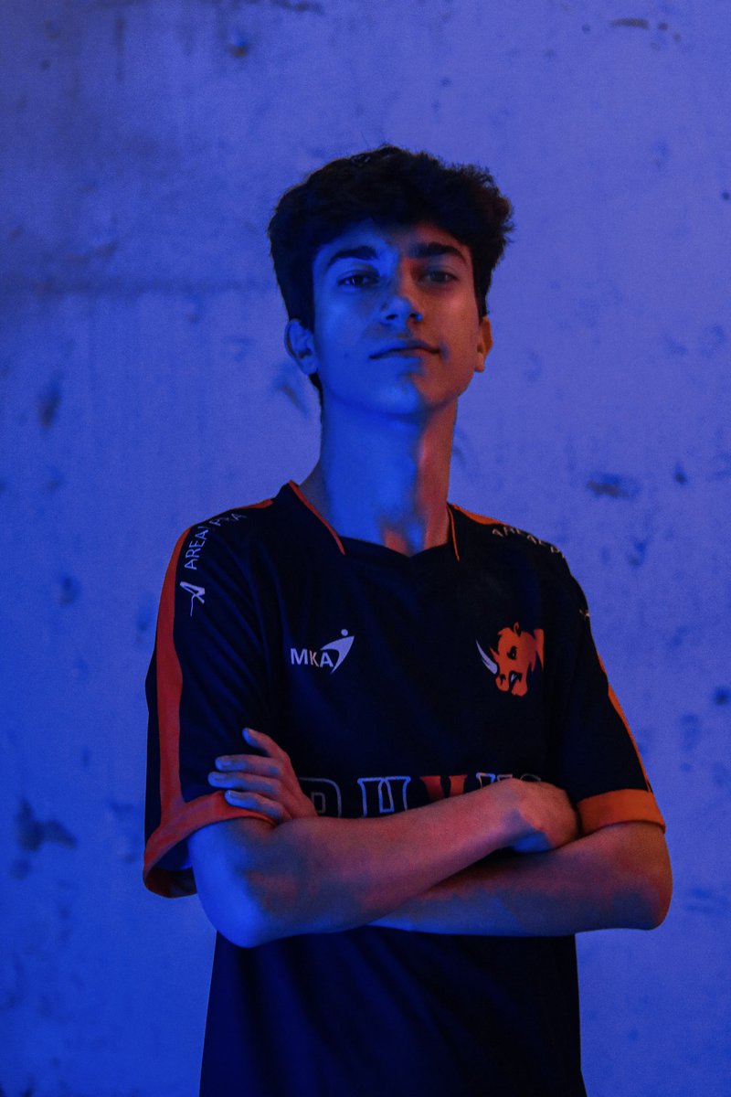 back to lan w/ <a href="/Sneppyyyyyyy/">sneppy</a> and <a href="/MeskiCS/">meskiiii</a> for <a href="/RhynoEsports_/">Rhyno Esports</a> at RedBull Flick 2021 <a href="/redbullPOR/">Red Bull Portugal</a> 😎 📸