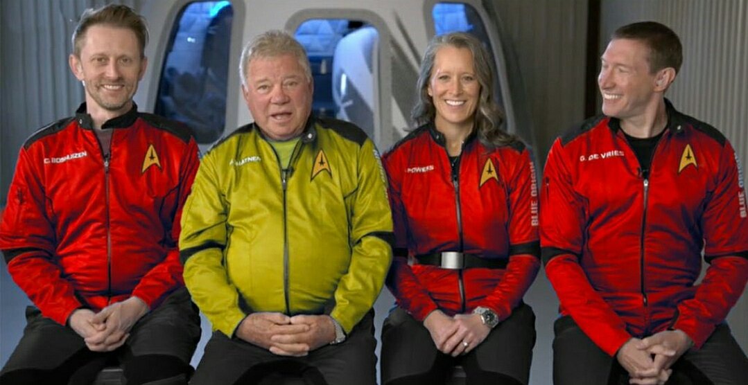 chriostoir_g's tweet photo. Red shirts? Kirk's gonna be the only survivor isn't he...?
#ShatInSpace #shatner #RedShirts https://t.co/982caECvyU