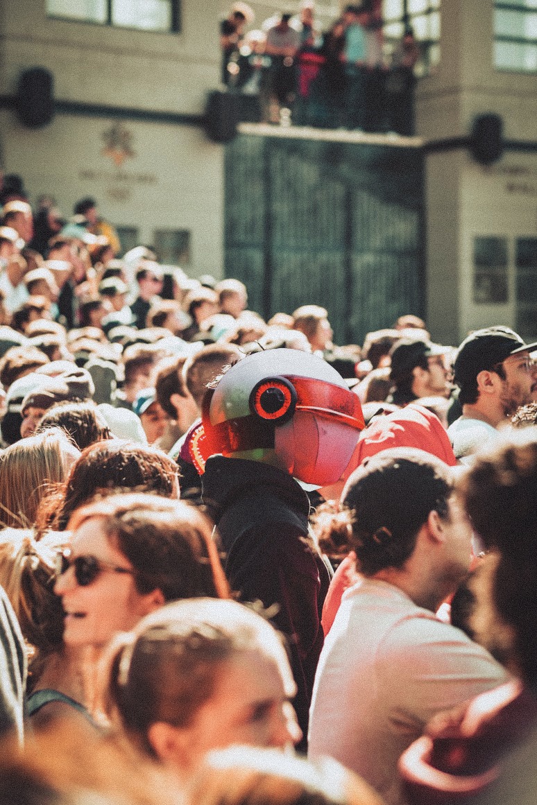 theMTAofficial's tweet photo. Be the one that stands out from crowd... https://t.co/X1A2pn9bdr

#Metaverse #NFTmarket #NFTcollection #Metanaut https://t.co/UjiF8LXDx4