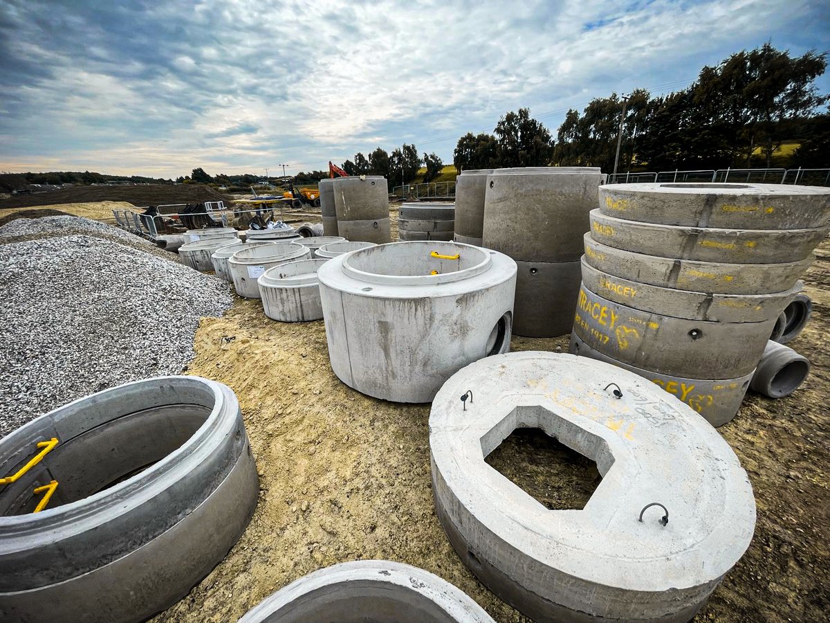 Tracey_Concrete's tweet photo. Perfect Bases™, watertight manholes &amp; precast pipes supplied to recent project. Brilliant work Independent Civils Solutions 🏗👷‍♂️👍 #drainage #civils #precast #concrete #groundsworks #civilengineering https://t.co/qozHYkkpna