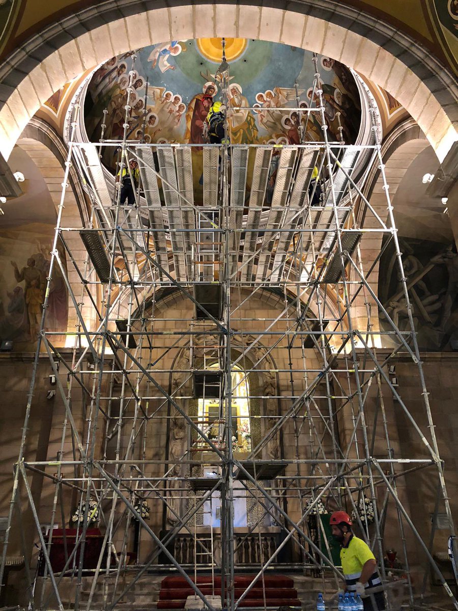 FundacionCRJ's tweet photo. Proceso de restauración 👌de la cúpula y pechinas del Santuario Virgen de Linarejos 🔝que va a llevar a cabo @ubedarte Conservación y restauración de bienes culturales😃 #andamios #arte #cultura #patrimonio #jaén 💪 https://t.co/hdVclSlzJT