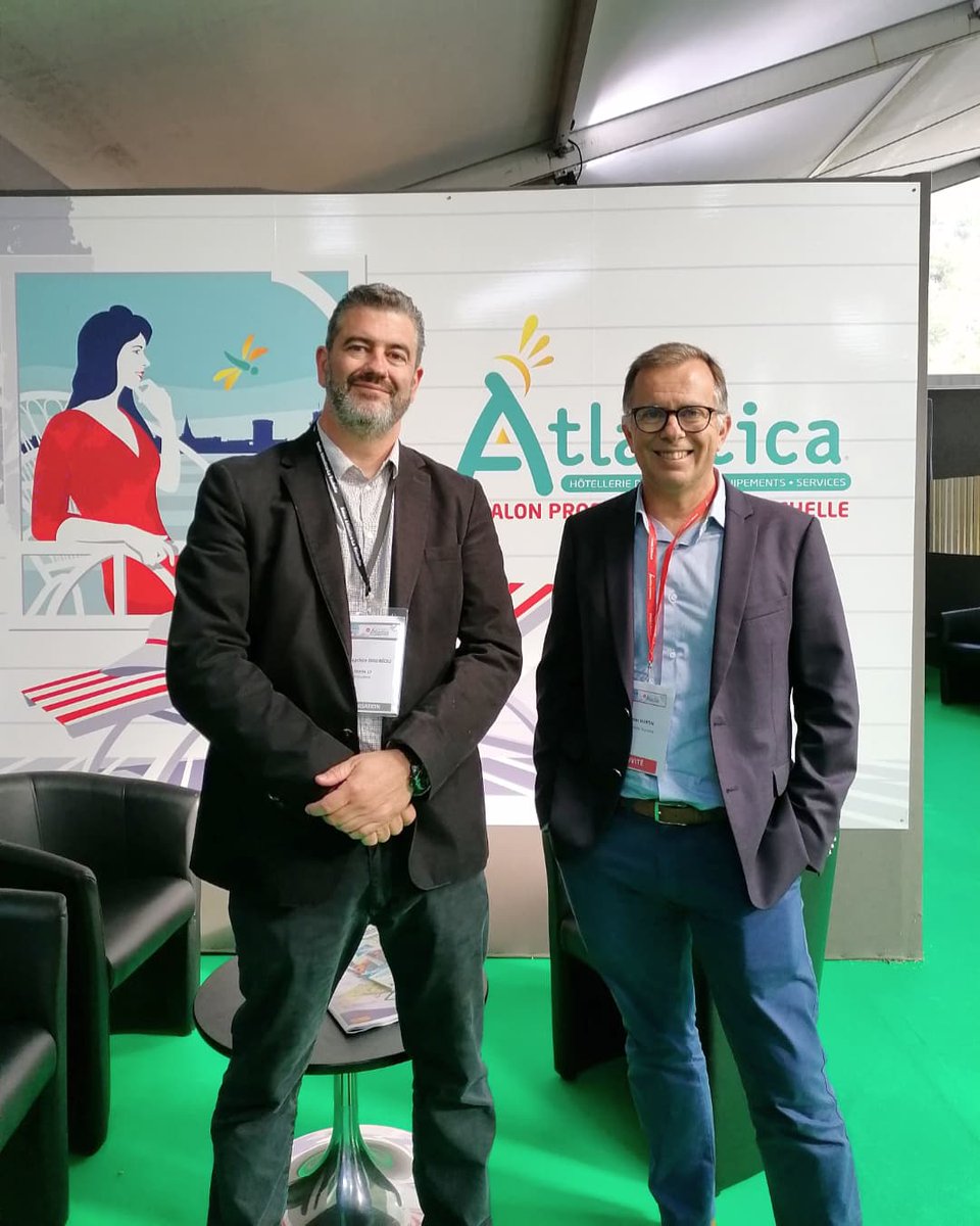 Jean-Baptiste Dagréou, Président de la Fédération Départementale de l'Hôtellerie de Plein Air guidait ce matin Nicolas Martin, Directeur de @larochelletourisme, dans les allées du salon Atlantica.