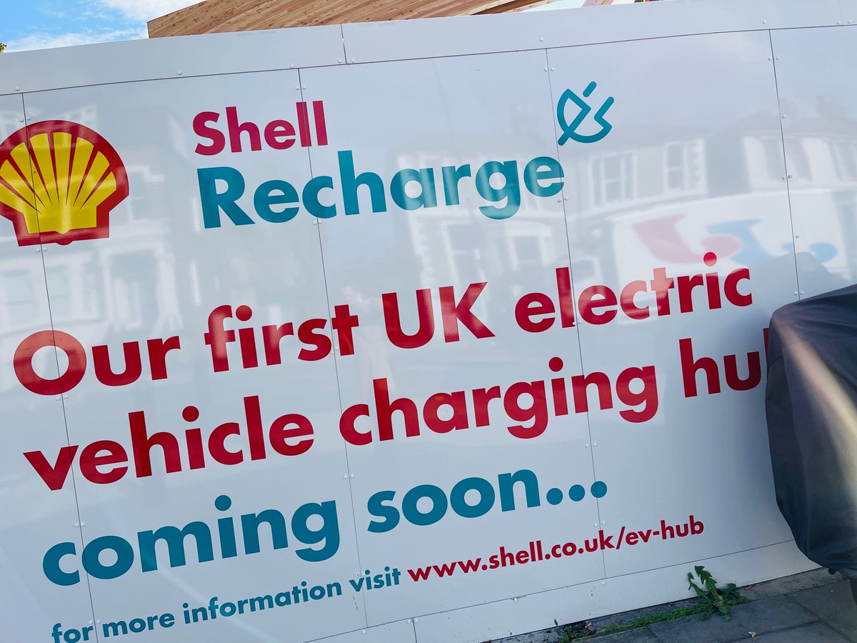 Louise_Rowntree's tweet image. Your first UK #ElectricVehicles #shellrecharge station’s looking good @Shell_UKLtd ! If it’s not too late, please plant lots of trees all around it to frame that beautiful wood &amp;amp; improve the local community