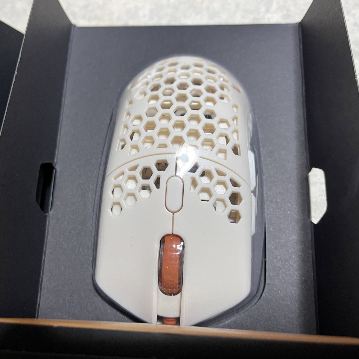kinnryu_ddg's tweet photo. Finalmouse Ultralight 2 - CAPE TOWN
軽くて小さいマウス探してて
こいつを見つけたので買ってみた
ありがたいことに転売屋の高値じゃなく定価で未使用品買えたぜ!
早速使ってみっぺし
正直Starlight-12欲しいかったけど
定価2万マウスに6〜20万だせんわよ💢
#Finalmouse
#Ultralight2
#CAPETOWN https://t.co/AIJjTjsvin