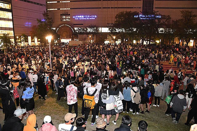 福岡市天神の警固公園、ハロウィーン期間中は閉鎖が発表！
