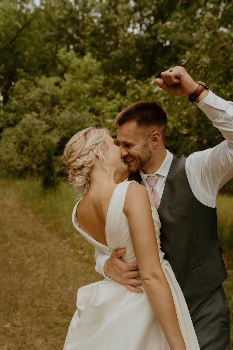 cconway4's tweet photo. Five years ago, we started dating. Today, we’re four months married. 10.12.2016->6.12.2021. Happy anniversary, I love you🤍

@Birch4Life https://t.co/tdbIYXBXR1
