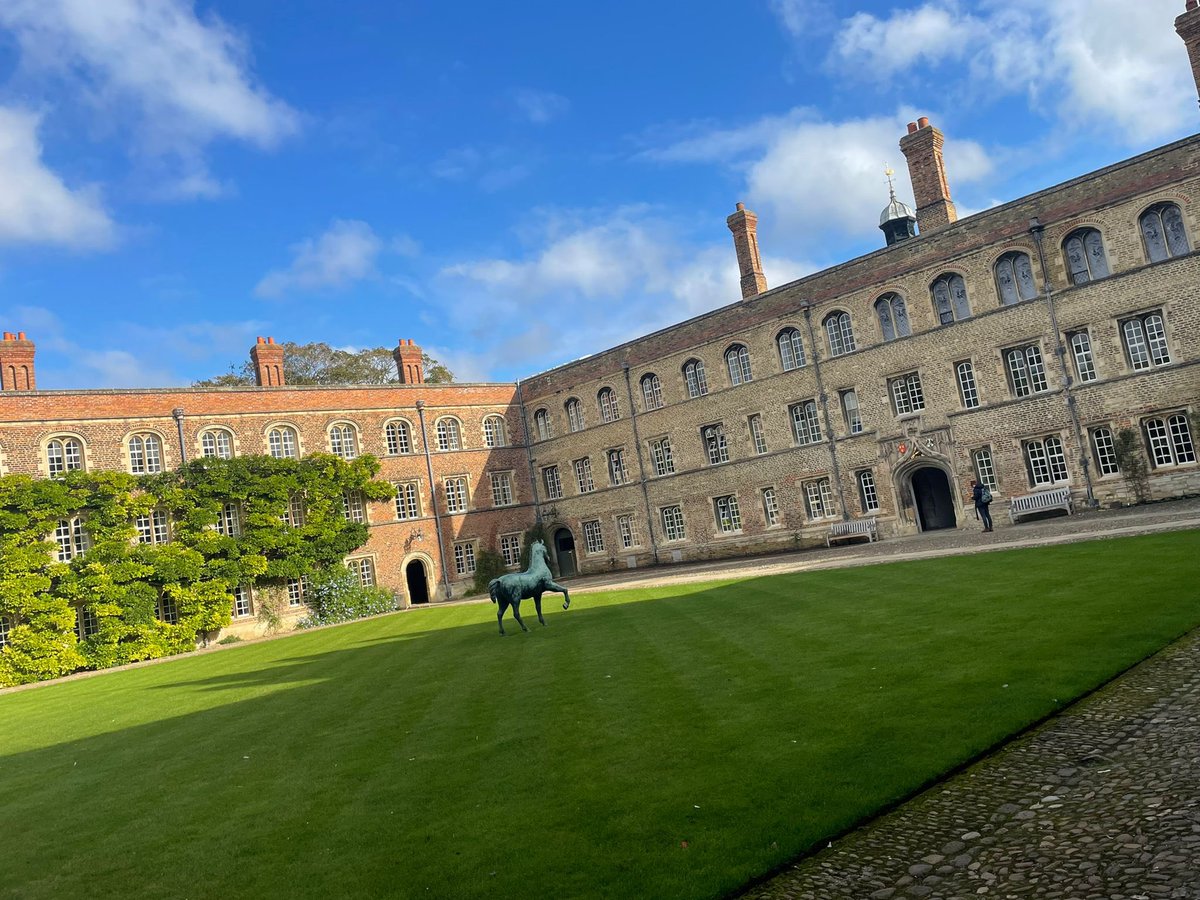 Smithdon_High's tweet photo. A beautiful day being experienced by our Brilliant Club students at Cambridge University #schooltrip #cambridgeuniversity #DayTripper #sunshine #beautifulgrounds #fun https://t.co/CcpnBFcYMa
