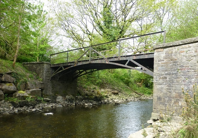 RCTCouncil's tweet photo. Residents are reminded that the Cynon Trail, near the Iron Tram Bridge in #Robertstown, closes from Friday (Oct 15) – allowing safe removal of the structure so it can be repaired off-site. An alternative route is via Mill St, Bell St &amp; Meirion St. Details: https://t.co/i7VwH93onJ https://t.co/CNawSZ1Hy2