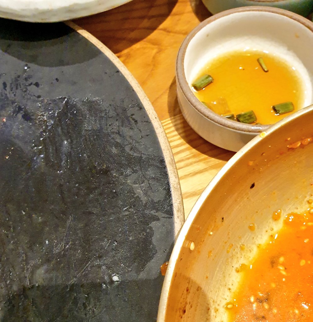s2eumenes's tweet photo. 사장님이 침울해하고있으면
 손님이 개인기
'완식'
을 보여준다 https://t.co/2wX4T1qYyH