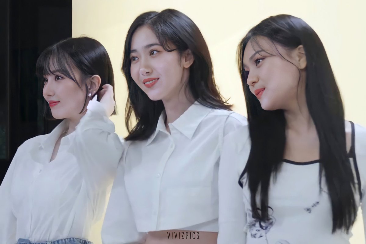vivizpics's tweet photo. VIVIZ (비비지) - MAKING FILM
#VIVIZ #EUNHA #SINB #UMJI #은하 #신비 #엄지 #비비지 https://t.co/kEWdmE7B83