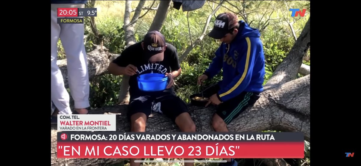 analiargentina's tweet photo. #FORMOSA #DESPIERTA 
NO OLVIDEN CUANDO EL RÉGIMEN DE INSFRAN LES IMPIDIÓ INGRESAR A SU PROVINCIA..! 
#VARADOS POR EXCESO DE PODER.,! https://t.co/6oAcJCTOfu