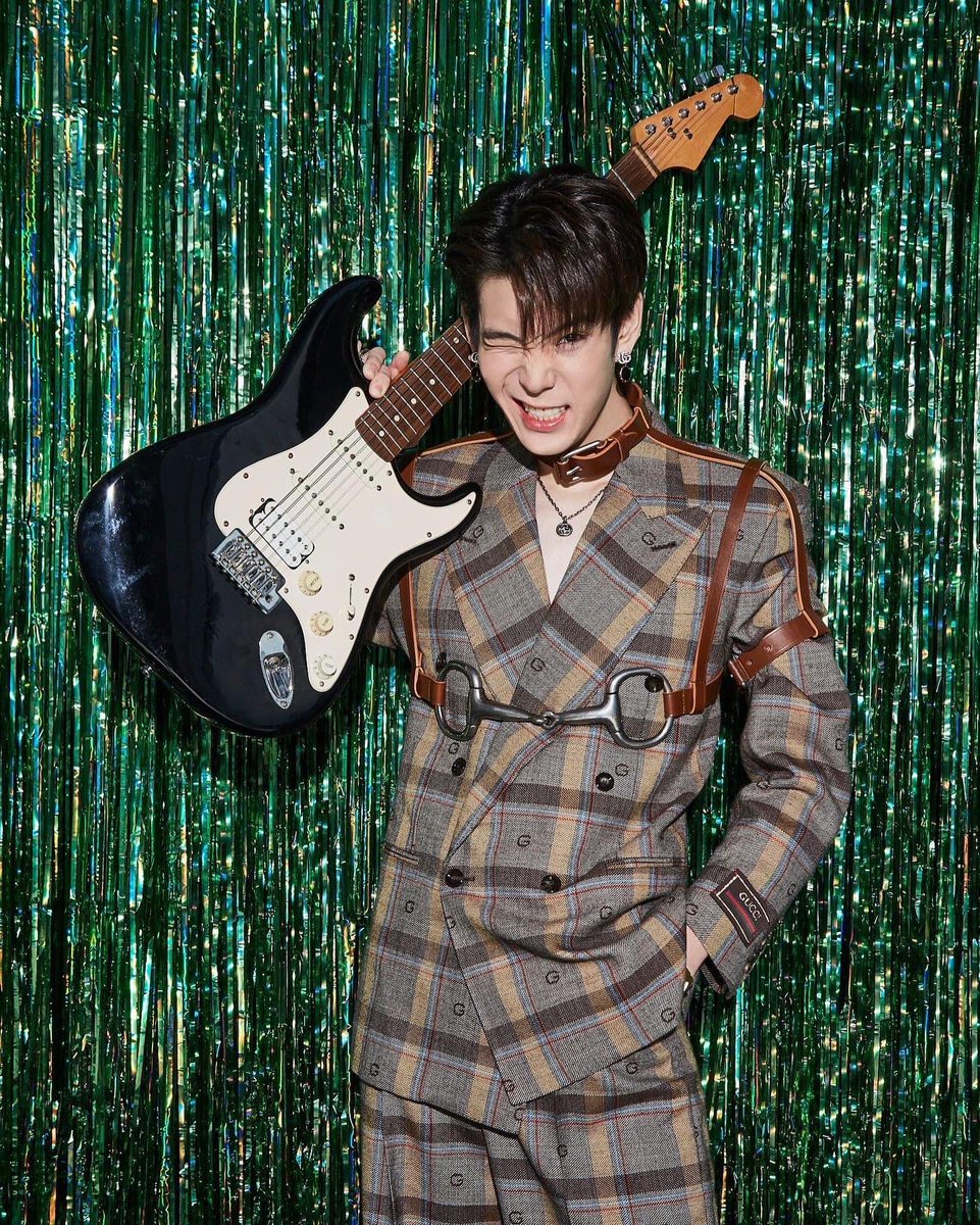 Public_Hit's tweet photo. Gucci ฉลองครบรอบ 100 ปีกับคอลเลคชั่น #Gucci100 เชื่อมโยงแฟชั่น และดนตรี ให้รำลึกถึงอดีตผ่านเพลงที่กล่าวถึง Gucci ตั้งแต่ปี 2464 จนถึงปัจจุบัน ชมได้ที่ Gucci 100 Pop-Up ชั้น M, Hall of Fame สยามพารากอน วันนี้- 24 ต.ค.64
#bbrightvc #kitb #yossiebistro #jaylerr #PublicHit_PR https://t.co/JjKzqoVtUH