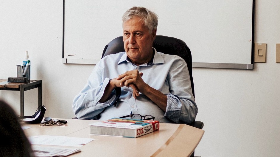 Revue de presse | Effets à venir du décret sur les infirmières et médecins non-vaccinés...

« Dans la pratique, j'ai hâte de voir ça » - @PaulArcand dans sa revue de presse, 🕕 mardi.

🔊Écoutez👉 bit.ly/3DwtzQW