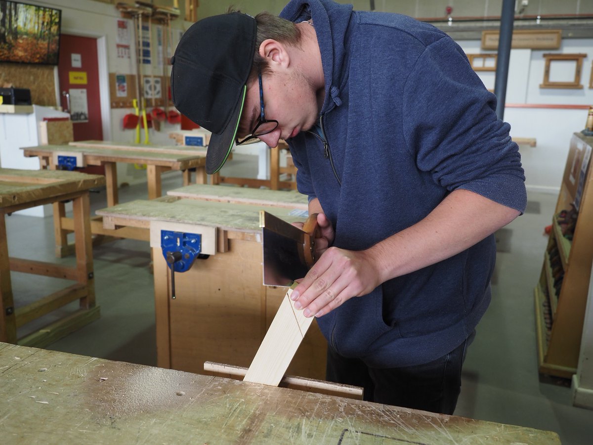 WestSuffolk's tweet image. Someone very special to our hearts is set to have some very happy birds in their garden when we present them with this giant bird table, built by our talented #carpentry and #joinery students!

#BirdTable #Suffolk