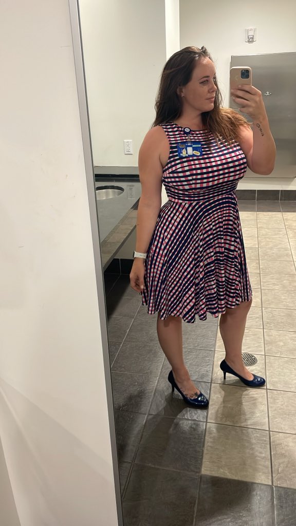 ViscarelloJello's tweet photo. #OOTD #civlife #officejob https://t.co/qK7Ny8m7cg