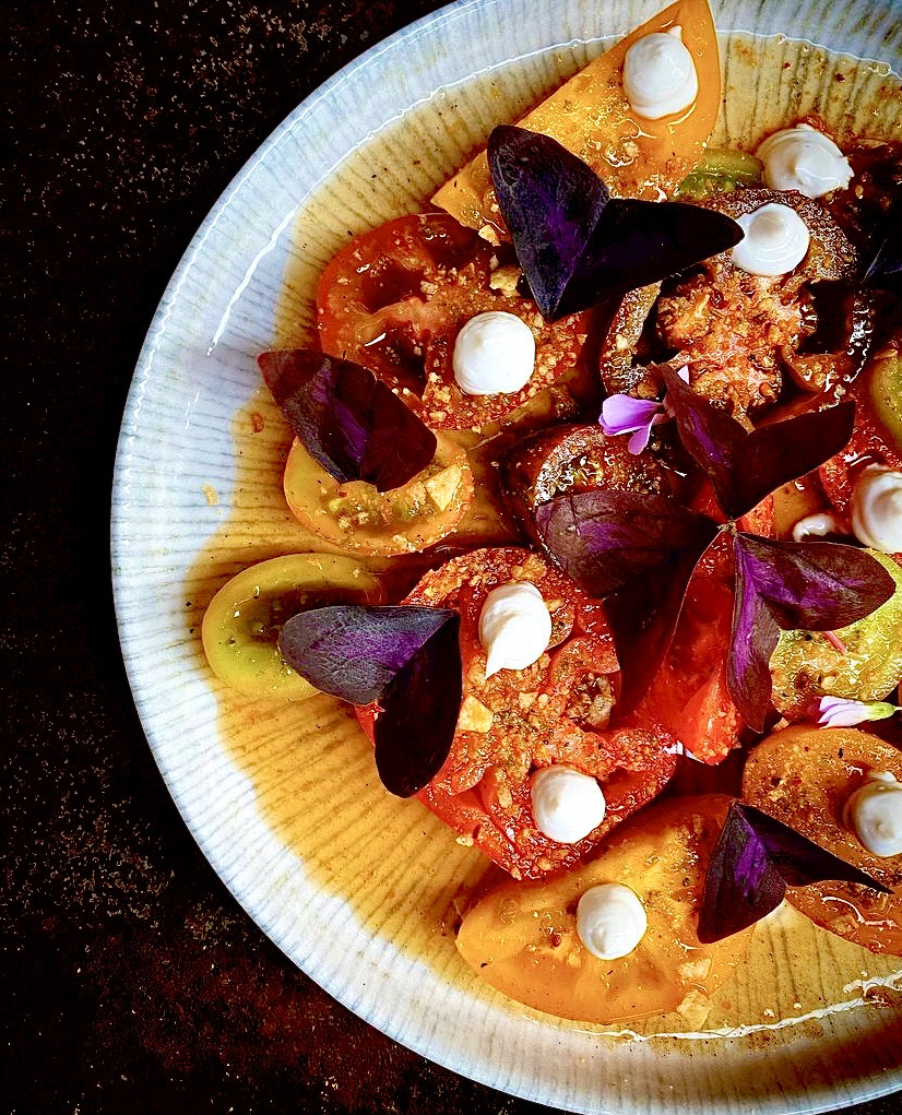 Tomatoes to brighten up your day. Explore our Celestial range now to accentuate vibrant dishes.

Link: tricer.co.uk/collections/ce… 

#tricer #güral #celestial #chef #foodie #food #tomatoes #shopnow #newtableware #kitchenware #dinnerware #homeware #coupeplates #walledplates