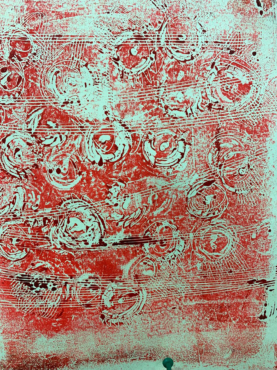 _abbiejohnston's tweet photo. Amazing day in the studio! Some monoprint, Inspired by a fake flower and a hair brush. https://t.co/bIC1ZXO1yZ