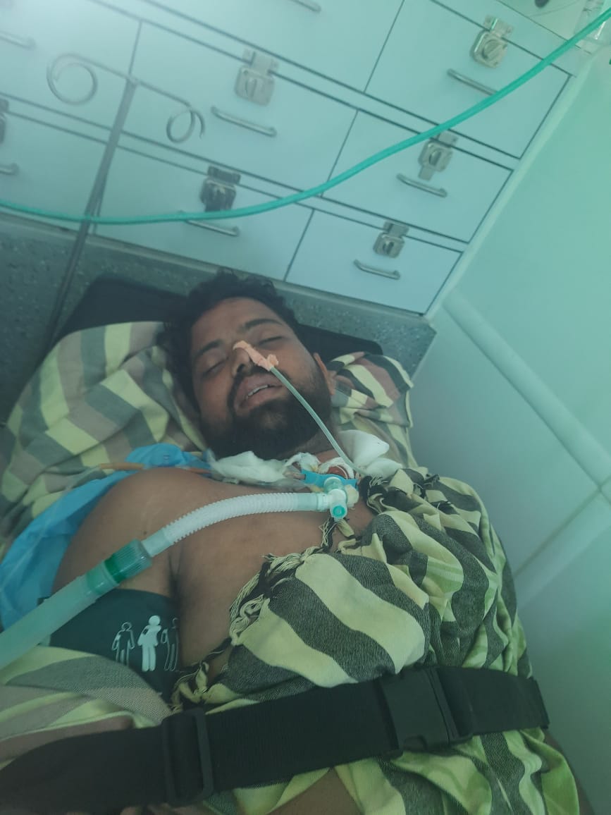 PadhuMahimaluru's tweet photo. Hi every one my senior wet with an major accident #plz help and save # @SonuSood @SoodFoundation @AlwaysRamCharan @upasanakonidela @actor_nithiin @actor_Nikhil @urstrulyMahesh https://t.co/8rcqFYkYMY