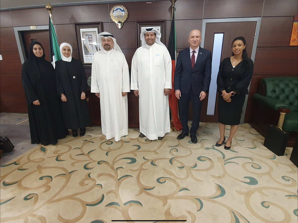 GhassanAlkhoja's tweet photo. Delighted to honor Kuwaiti academics in joint research with World Bank colleagues on https://t.co/xuWTp9mDs9 … looking forward to future joint research and collaboration in #Kuwait.
@WorldBankMENA @scpd_kw 
#الكويت #البنك_الدولي https://t.co/qYxyGyNbIi