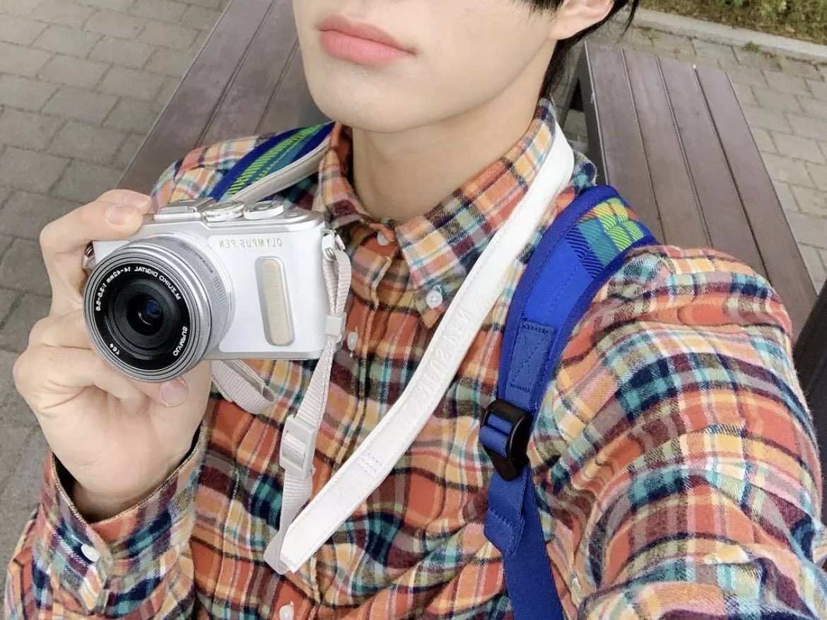 __leewoo_'s tweet photo. 友達から送られてきたジョンウ見て思ったんだけど同じOLYMPUSの一眼レフでテンション上がった🥺💓💓 https://t.co/Vt9KozUmEG
