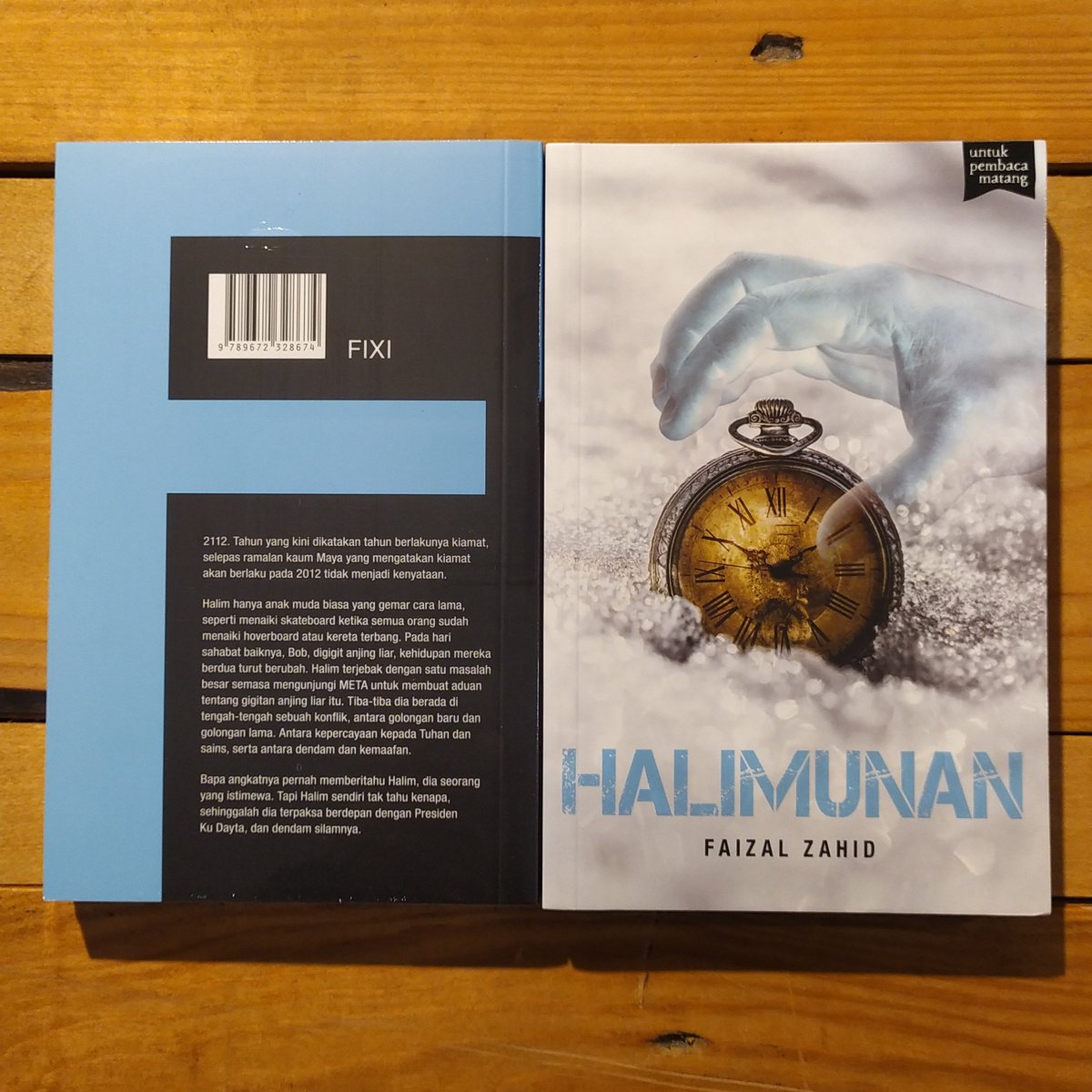 KedaiFixi's tweet photo. Berita baik! Buku terbaru @BukuFixi berjudul #HALIMUNAN tulisan oleh @FaizalZahid sudah ada di Kedai Fixi! Berharga RM19 dan boleh juga masuk promo #3BukuFixiRM50 https://t.co/zx6cFlnpIy