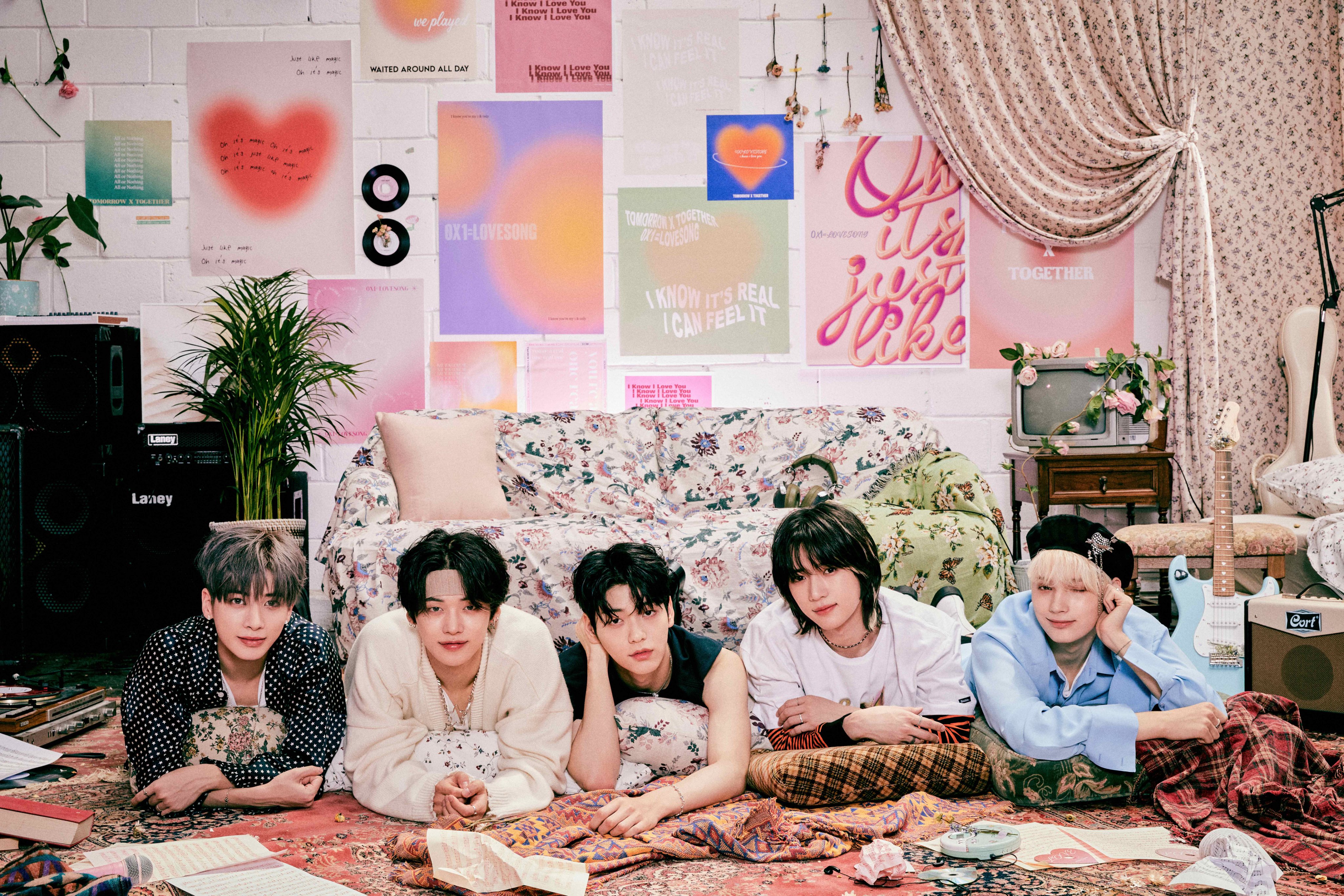 TXT  Chaotic Wonderland  ラキドロ  ユニバ TOMORROW X TOGETHER、日本1st EP「Chaotic Wonderland」、11月
