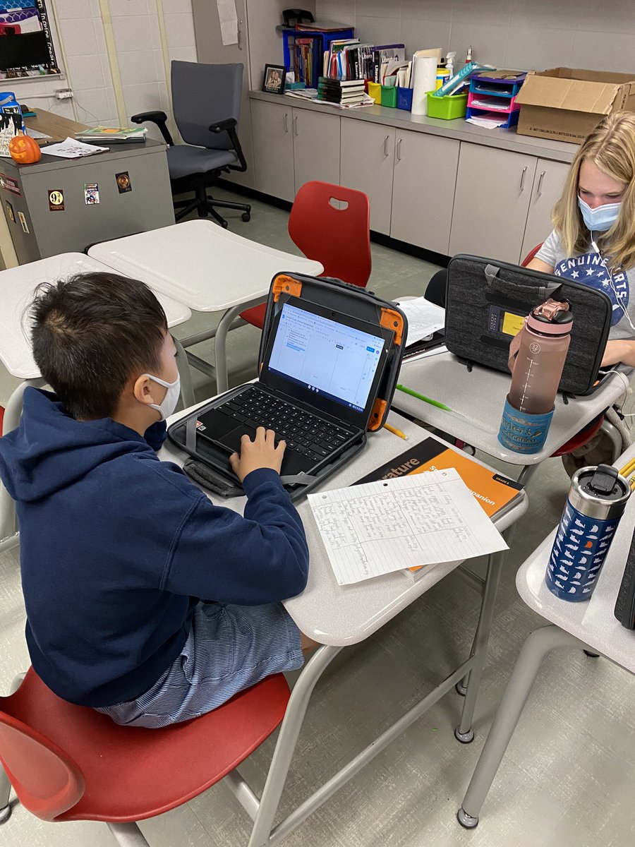 TeachFelsenthal's tweet photo. Students are synthesizing their research and constructing a brochure about raising puppies! They conducted research after completing our first short story, “Stray!” Looking forward to seeing the completed work! #D57Learns #D57Creates https://t.co/5BK0rKOmw6