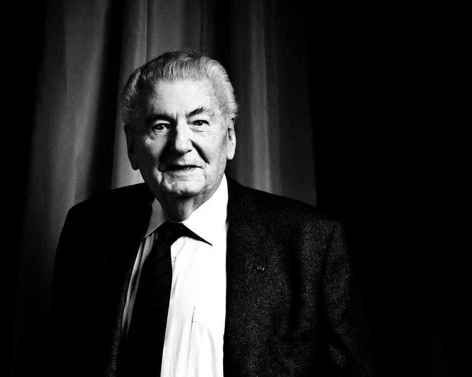 ChJacob77's tweet photo. Dernier compagnon de la Libération, Hubert Germain aura été de ceux de Bir Hakeim, de Monte Cassino, de Provence.

Grand résistant, Député, Ministre, il aura été l’honneur de notre pays. Sa vie est un modèle pour tous, une leçon. Nous lui sommes, pour l’éternité, reconnaissants. https://t.co/BL7ULT7EYy