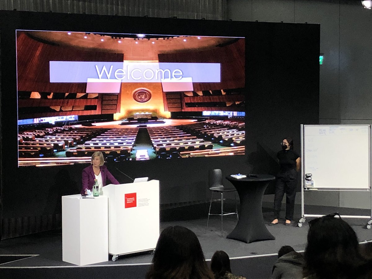 🌍 World Climate Game with <a href="/iheid_ec/">IHEID Environmental Committee</a> is ongoing! 

<a href="/JoelleNoailly/">Joëlle Noailly</a> is facilitating the session to simulate a climate negotiation for @IHEID students to see if they can find a solution to limit global warming to 1.5 degrees <a href="/climateinteract/">Climate Interactive</a>