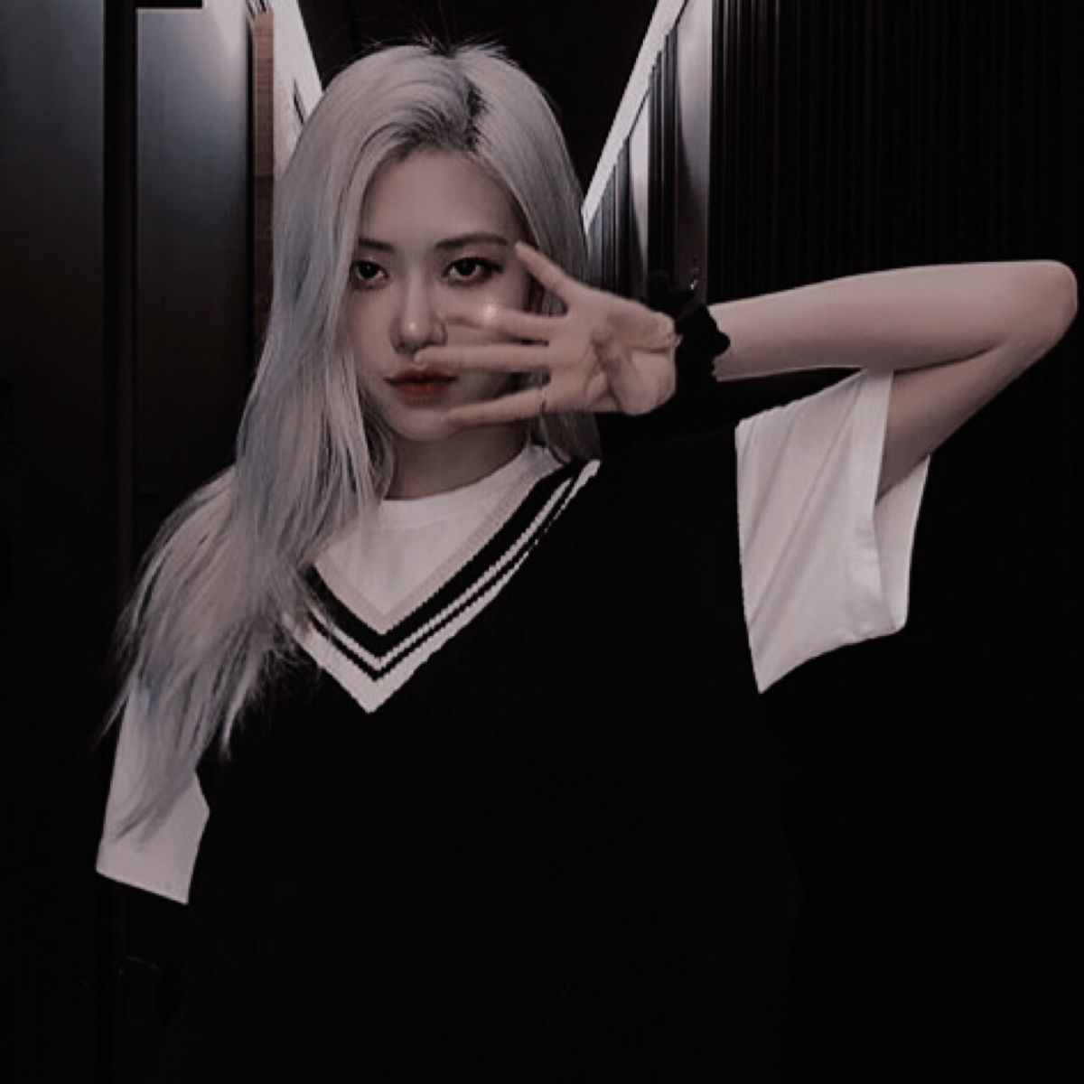 Chắc trên  đời này khó chiều nhất chắc là antin-fan làm cái gì cũng ghét không làm cũng bị nói xấu nỗi khổ tâm của các Idoi mà #YGLetLisadoHerWork #BeFairToLISA #YGTalkToUs