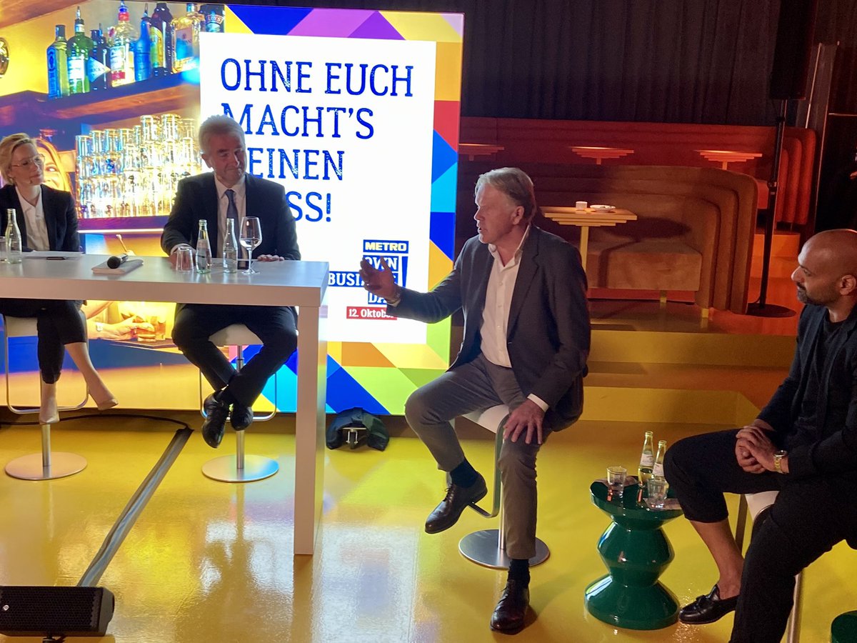 „Wir brauchen alle Arten von #Gastronomie. Von der Stadtteilkneipe bis zum Restaurant um die Ecke! Aber es braucht auch Unterstützung bei der Gründung…“ fordert Peter Wienen, Vorsitzender der Interessengemeinschaft der #Kö-Anlieger. <a href="/Duesseldorf/">Stadt Düsseldorf</a> #OwnBusinessDay